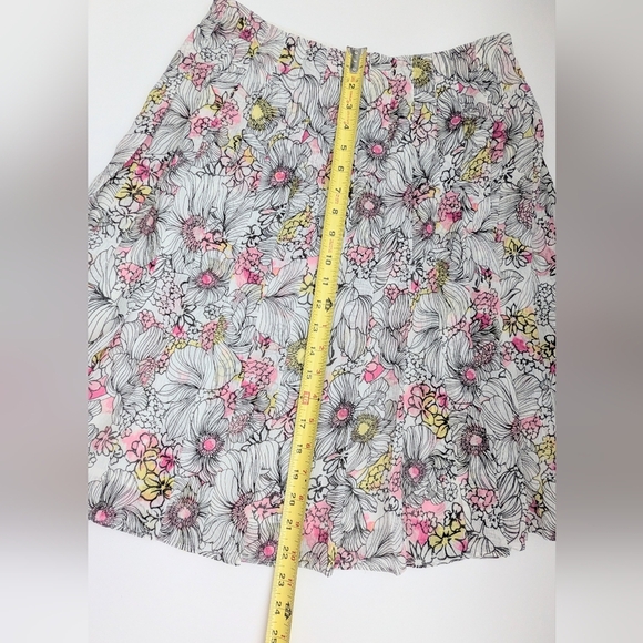 Tommy Hilfiger Women's (Size 6) Multicolored Floral Pleated Flowy A-Line Skirt - Picture 11 of 15